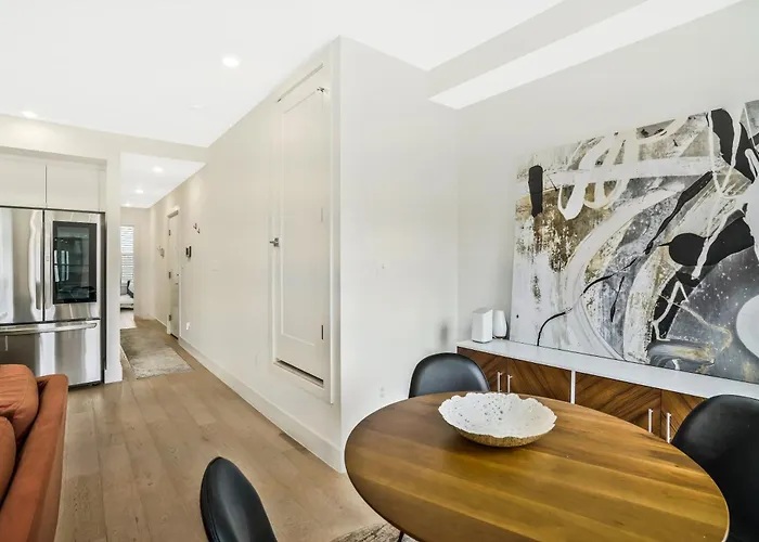 Luxurious And Stylish 2 Bedroom 2 Bathroom Suite
