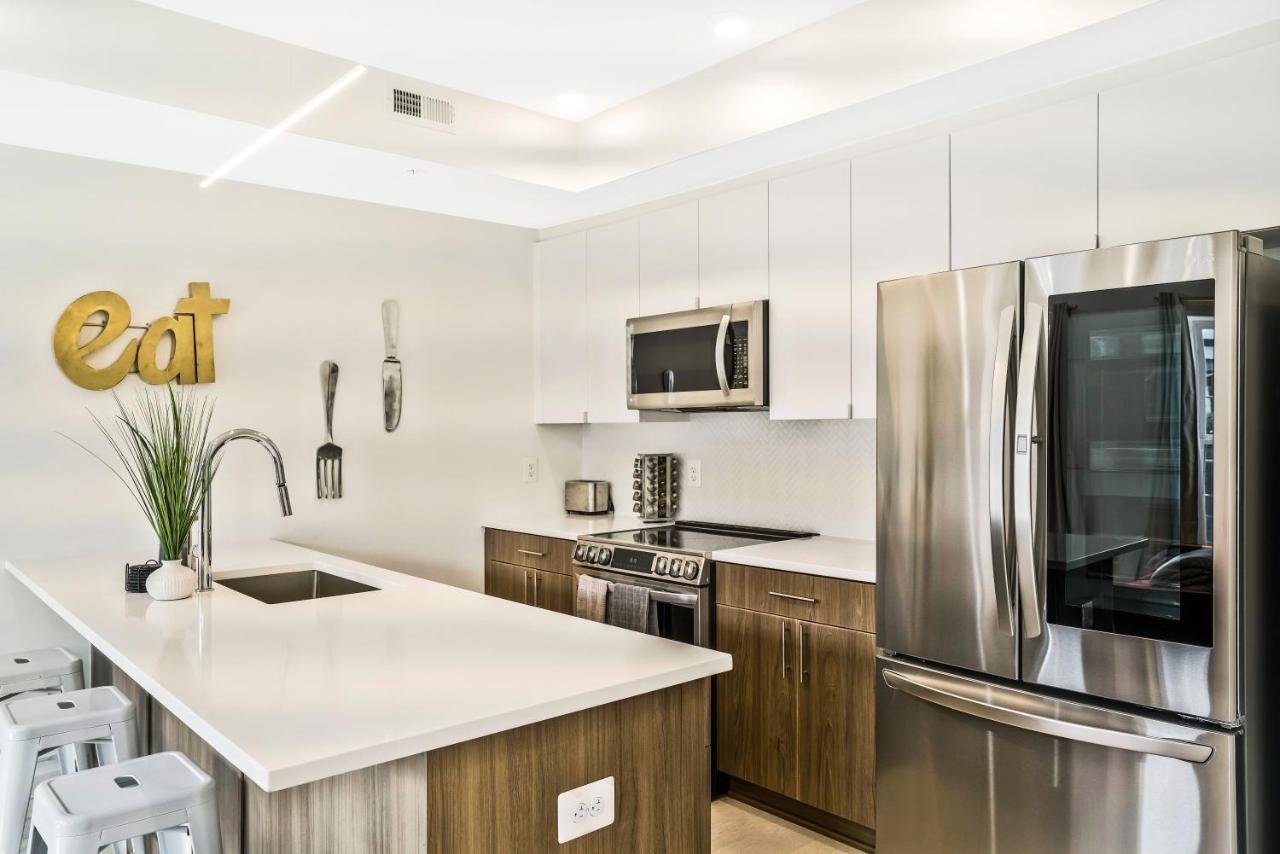 Apartment Luxurious And Stylish 2 Bedroom 2 Bathroom *