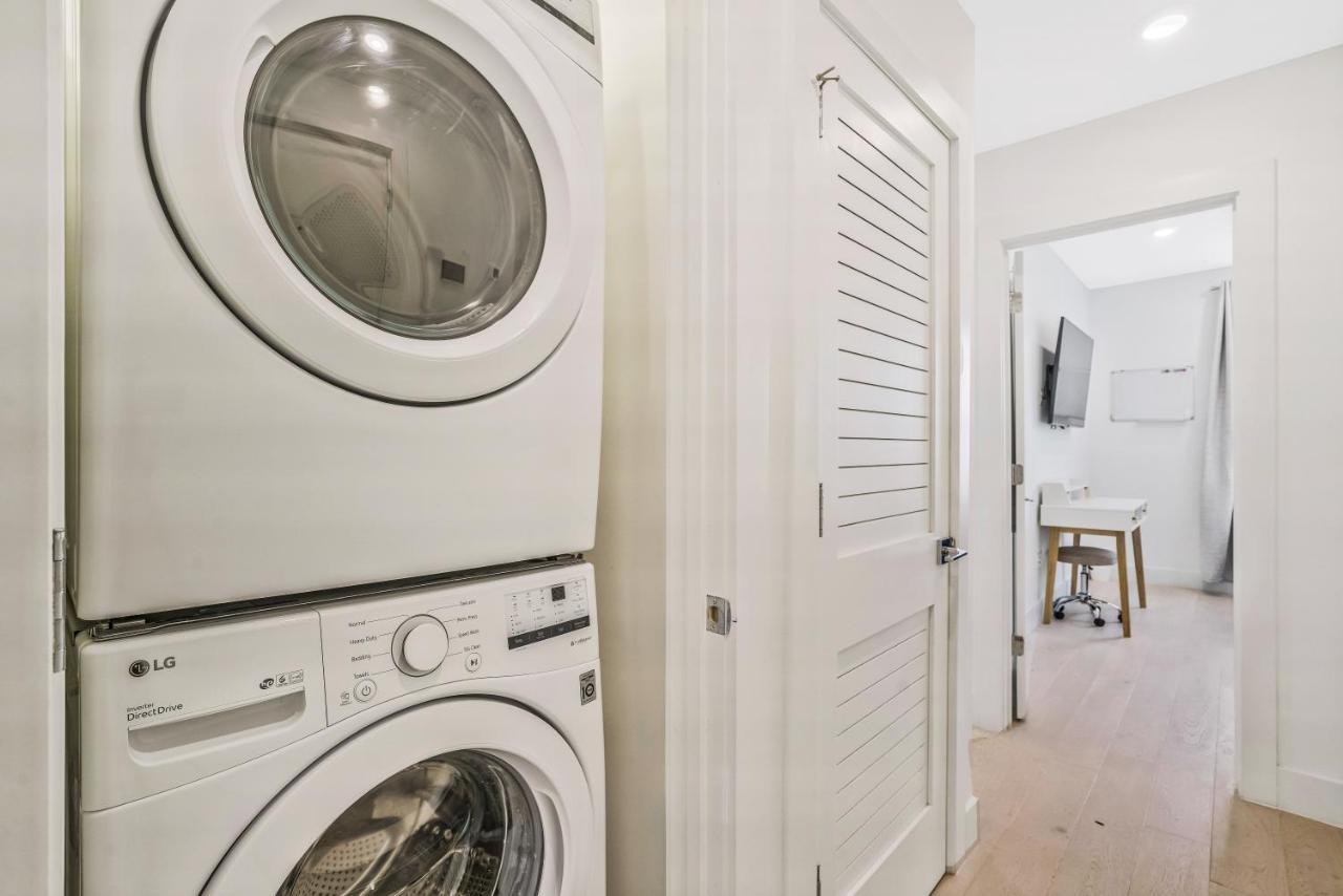 Luxurious And Stylish 2 Bedroom 2 Bathroom Apartment