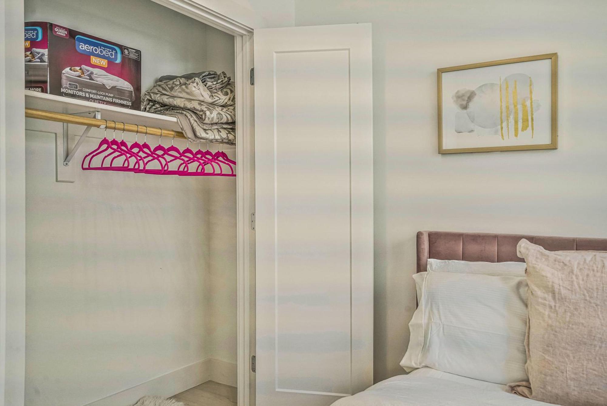 Luxurious And Stylish 2 Bedroom 2 Bathroom Washington