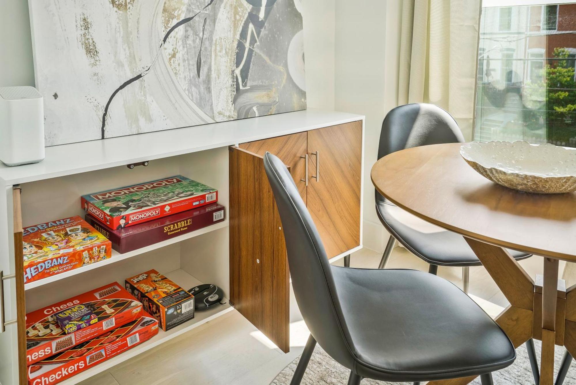Luxurious And Stylish 2 Bedroom 2 Bathroom Apartment
